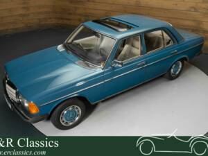 Image 1/19 of Mercedes-Benz 200 (1976)