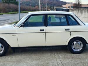 Image 9/50 of Volvo 244 DLS (1978)