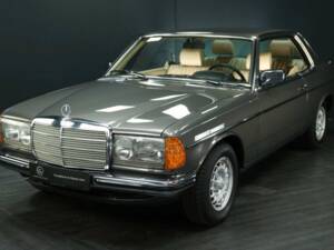 Image 1/30 of Mercedes-Benz 280 CE (1984)