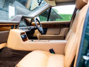 Immagine 11/38 di Aston Martin Lagonda (1981)
