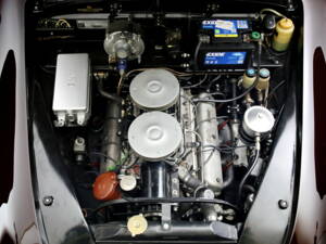 Bild 27/31 von BMW 502 - 3,2 Liter Super (1960)