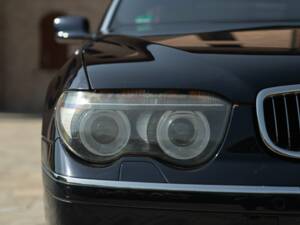 Image 15/50 of BMW 750iL (2001)