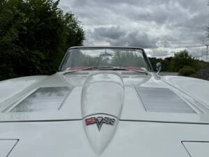 Image 17/52 of Chevrolet Corvette Sting Ray Convertible (1963)