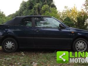 Bild 9/10 von Volkswagen Golf III Cabrio 1.6 (1996)