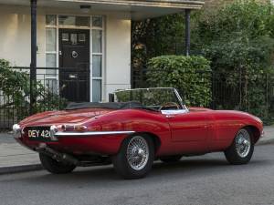 Image 3/25 de Jaguar Type E 4.2 (1965)