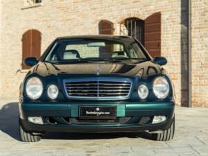 Image 3/50 de Mercedes-Benz CLK 200 (1997)