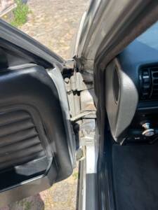 Image 14/29 of BMW 318i (1991)