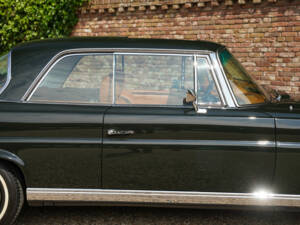 Image 41/50 of Mercedes-Benz 280 SE 3,5 (1971)