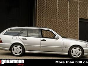 Image 3/15 of Mercedes-Benz C 43 AMG T (1998)