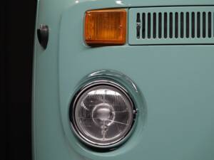 Bild 14/15 von Volkswagen T2b Kleinbus (1978)