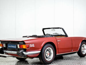 Image 2/50 de Triumph TR 6 (1974)