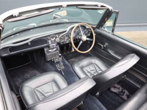 Immagine 8/24 di Aston Martin DB 6 Volante (1967)