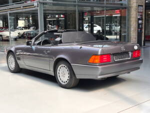 Image 19/49 of Mercedes-Benz SL 280 (1995)