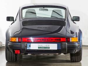 Image 4/20 de Porsche 911 Carrera 3.2 (1986)