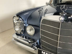 Immagine 9/36 di Mercedes-Benz 300 SE (1963)