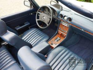 Image 21/50 of Mercedes-Benz 500 SL (1988)