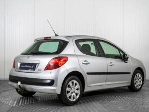 Imagen 2/15 de Peugeot 207 1.4 (2006)