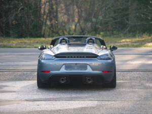 Image 8/22 of Porsche 718 Spyder RS Weissach (2024)