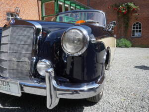 Imagen 11/22 de Mercedes-Benz 220 S Cabriolet (1956)