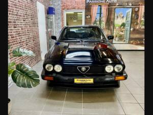 Image 1/11 of Alfa Romeo GTV6 3.0 (1984)