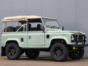 Image 33/41 of Land Rover 90 (1990)