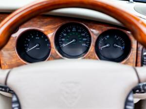 Bild 24/44 von Jaguar XK8 4.0 (2000)