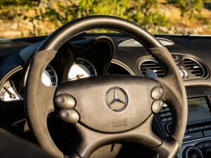 Imagen 41/50 de Mercedes-Benz SL 55 AMG (2006)