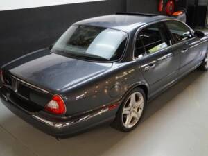 Imagen 4/50 de Jaguar XJ 8 4.2 (2005)