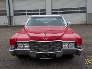 Image 3/20 of Cadillac DeVille Convertible (1969)