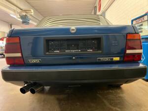Image 14/16 of Lancia Thema 8.32 (1988)