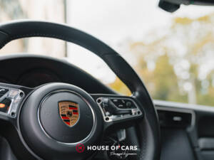 Image 33/48 of Porsche 911 Carrera GTS (2017)