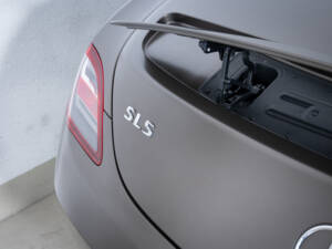 Image 27/33 of Mercedes-Benz SLS AMG (2010)