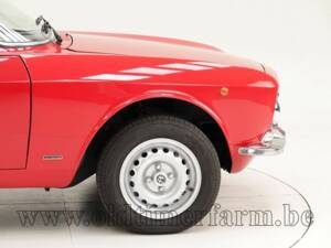 Immagine 10/15 di Alfa Romeo Giulia 1600 GT Junior (1974)