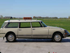 Image 21/50 de Citroën ID 21 Break (1967)
