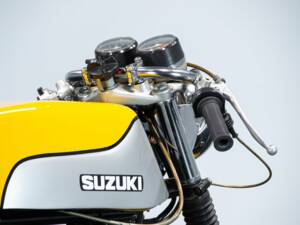 Image 30/50 of Suzuki DUMMY (1971)