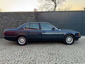 Immagine 75/99 di BMW 735i (1988)