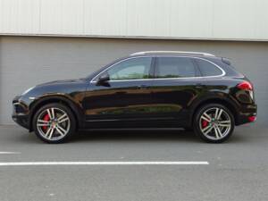 Bild 6/98 von Porsche Cayenne Turbo (2010)