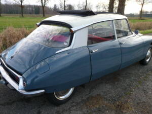 Image 8/8 of Citroën ID 19 (1969)