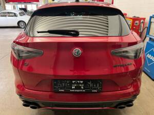 Bild 17/19 von Alfa Romeo Stelvio 2.9 QV &quot;Racing&quot; (2021)