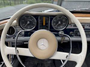 Bild 22/36 von Mercedes-Benz 230 SL (1967)