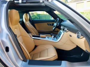 Imagen 26/50 de Mercedes-Benz SLS AMG (2011)