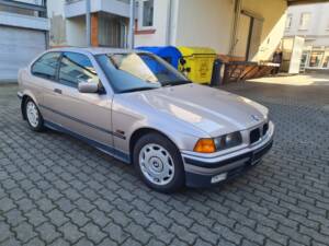 Afbeelding 1/14 van BMW 316i Compact (1995)