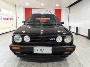 Bild 2/15 von Volkswagen Golf II GTi 1.8 (1990)