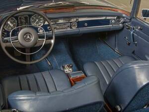 Image 15/20 of Mercedes-Benz 280 SL (1969)