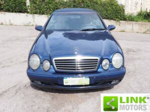 Image 2/10 of Mercedes-Benz CLK 230 Kompressor (1999)