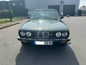 Image 3/55 of BMW 323i (1984)