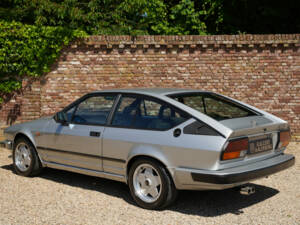 Image 2/50 of Alfa Romeo GTV 6 2.5 (1983)