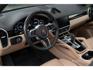 Image 4/38 of Porsche Cayenne (2019)