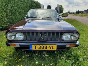 Image 16/25 of Lancia Beta Coupe 1300 (1979)