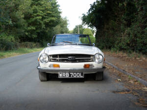 Image 2/14 de Triumph TR 6 PI (1972)